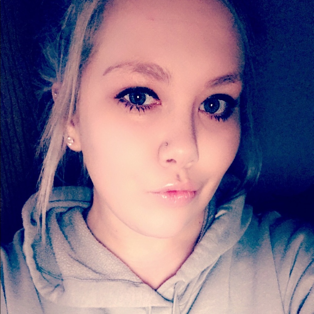 Meet your Posher, Victoria